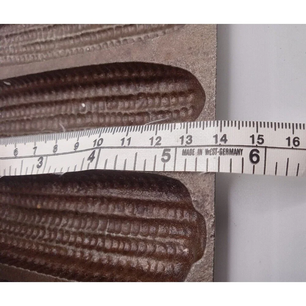 Vintage Cast Iron Corn Bread Pan Muffin Mold Ear of Corn on the Cob Shape